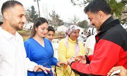 KAHRAMANMARAŞ - Çadır kentte kalan depremzede çift nişanlandı