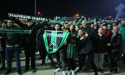 SAKARYA - Sakaryasporlu taraftarlar maçı stat dışına kurulan dev ekranda izledi