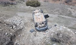 Tunceli'de devrilen otomobildeki 2 kişi yaralandı