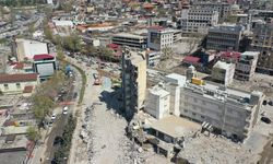 KAHRAMANMARAŞ - Bina yıkım ve enkaz kaldırma çalışmaları 18 mahallede devam ediyor