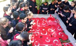Erzurum'da öğrenciler Nene Hatun'un kabrini ziyaret etti