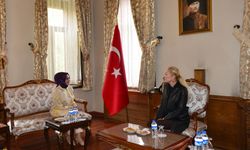 Kültür ve Turizm Bakanı Ersoy'un eşi Pervin Ersoy Ardahan'da tarihi mekanları gezdi