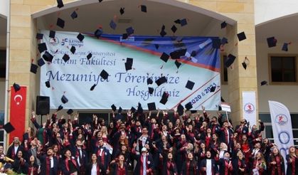 ’OMÜ İletişim’de 281 öğrencinin mezuniyet heyecanı