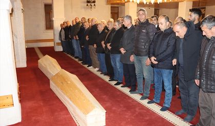 Babaları tarafından öldürüldüğü iddia edilen 2 çocuğun cenazesi Mardin'de defnedildi