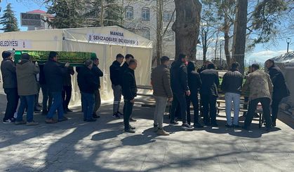 KAHRAMANMARAŞ - Antalya'daki kazada ölen depremzede ailenin cenazeleri Kahramanmaraş'ta defnedildi