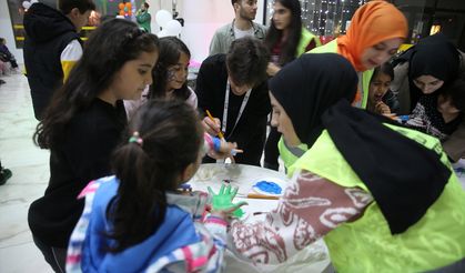 MARDİN - Depremzede çocuklara yönelik ramazan şenliği düzenlendi