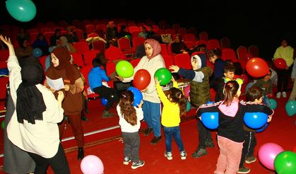 GAZİANTEP - Depremzede çocuklar "uzay çadırı"nda evreni öğreniyor
