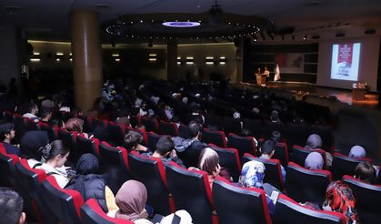 Erzurum'da "Türkçe ve Türk Edebiyatı Kurultayı" başladı