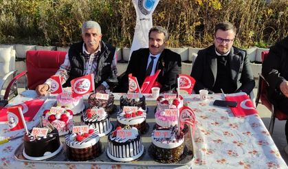Erzurum'da Türkiye Sakatlar Derneğince "Cumhuriyet pastası" kesildi