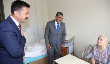 Tunceli Valisi Bülent Tekbıyıkoğlu huzurevi sakinlerini ziyaret etti
