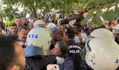 Tunceli'de izinsiz basın açıklaması yapmak isteyen 8 kişi gözaltına alındı