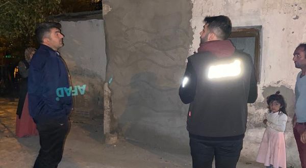 Ardahan'daki depremde Kars'ta 26 yapıda hasar oluştu