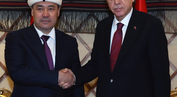 BURSA - Cumhurbaşkanı Erdoğan, Kırgızistan Cumhurbaşkanı Caparov ile bir araya geldi