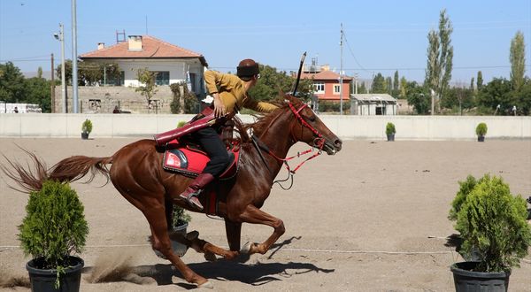 KAYSERİ - Atlı Okçuluk Türkiye Şampiyonası final yarışları, başladı