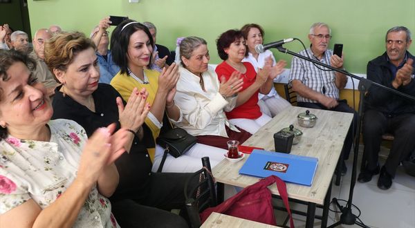 ELAZIĞ - Türk Sanat Müziği korosu çay ocağında konser verdi