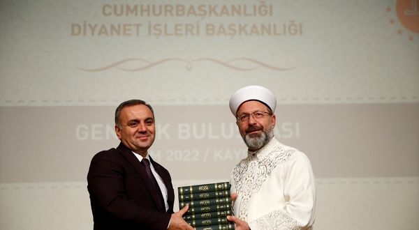 KAYSERİ - Diyanet İşleri Başkanı Erbaş, Kayseri'de Gençlik Buluşması'nda konuştu