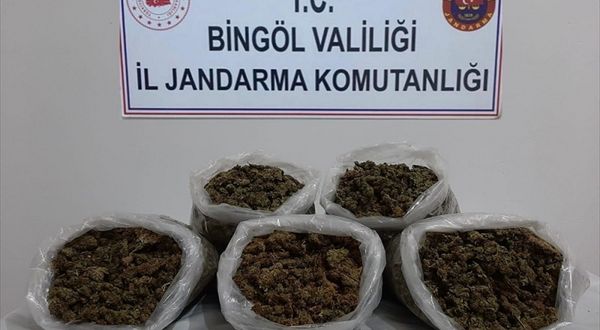 Bingöl'de 5 kilo 588 gram esrar ele geçirildi
