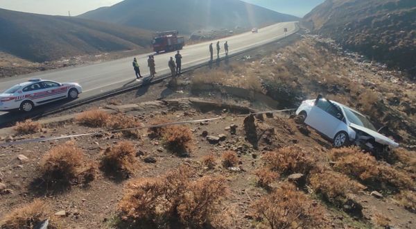 Bingöl'de şarampole devrilen otomobildeki 4 kişi yaralandı
