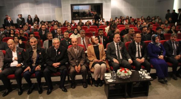 Malazgirt'te 24 Kasım Öğretmenler Günü kutlandı