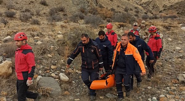 Trabzon'dan Erzurum'da ava gelen kişi dağda kalp krizi sonucu yaşamını yitirdi