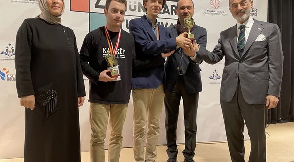 İstanbul Geneli 2. Münazara Turnuvasının ödül töreni yapıldı