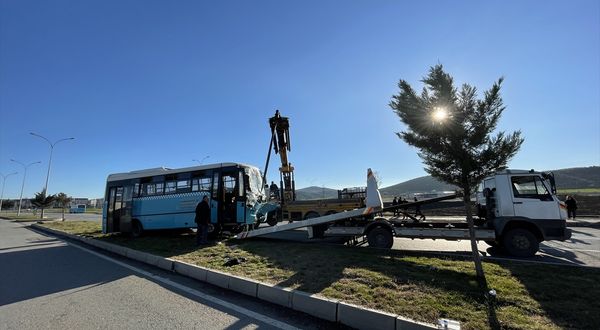 KAHRAMANMARAŞ - Halk otobüsünün devrilmesi sonucu 12 kişi yaralandı