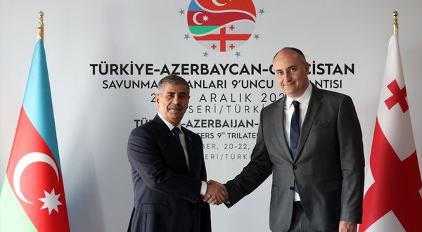 KAYSERİ - Milli Savunma Bakanı Akar, Azerbaycan Savunma Bakanı Orgeneral Hasanov ile görüştü