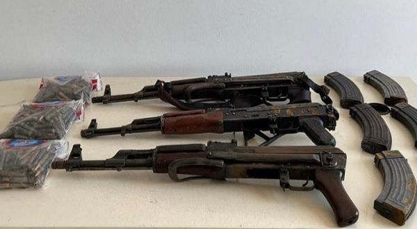 Bingöl'de terör örgütü PKK'ya ait toprağa gömülü 3 kalaşnikof piyade tüfeği bulundu