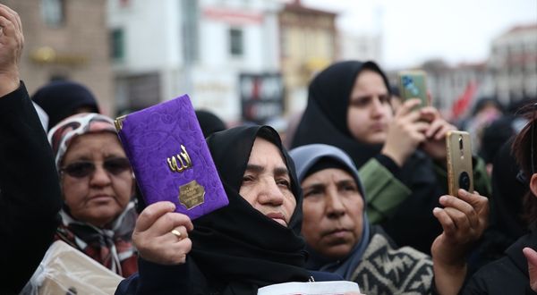 KONYA - İsveç'te Kur'an-ı Kerim yakılması Konya'da protesto edildi