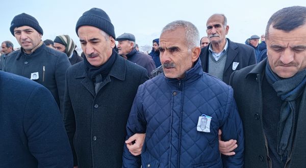 Depremde hayatını kaybeden polis memuru Bitlis'te toprağa verildi
