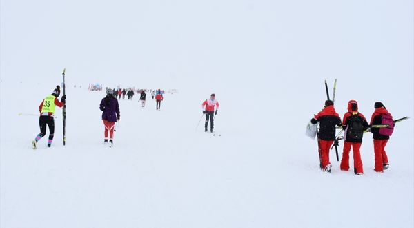 - Kayaklı Koşu Eleme Yarışması, Yüksekova'da kar altında başladı