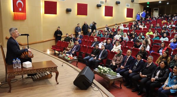 KİLİS - Gençlik ve Spor Bakanı Kasapoğlu, telefon bağlantısıyla gençlere seslendi