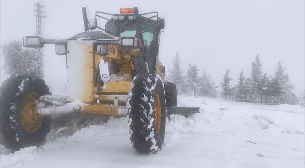 ŞANLIURFA - Siverek'te kar yağışı etkisini sürdürüyor