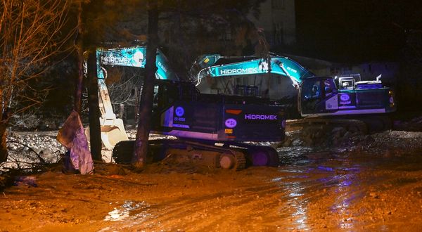 KİLİS - Depremden etkilenen Kilis'te kalıcı konutların inşa çalışmaları sürüyor