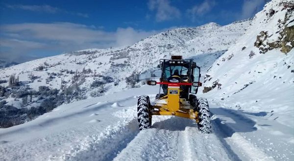 AMASYA - Kar nedeniyle 57 köy yolu ulaşıma kapandı