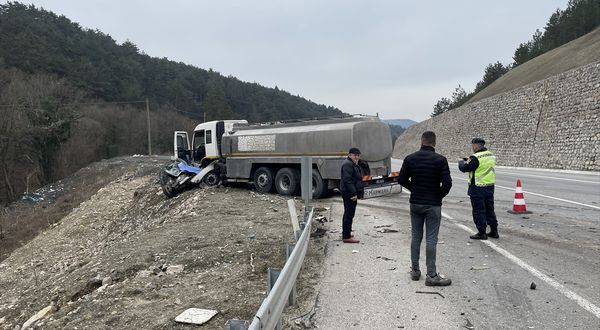 BOLU - Tankerle çarpışan otomobildeki çift öldü