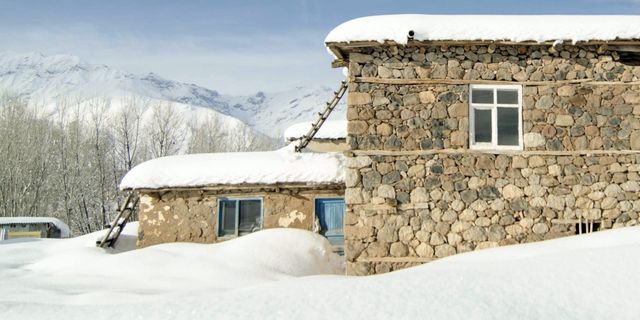 Ovacık'ta kar kartpostallık manzaralar oluşturdu