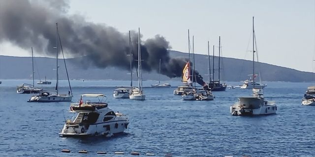 MUĞLA - Bodrum'da teknede çıkan yangın KEGM ekiplerince söndürüldü
