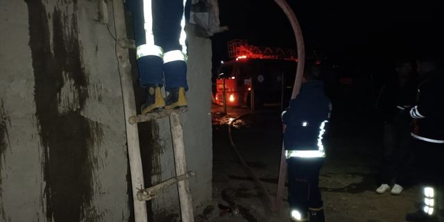 Özalp'ta tandırda çıkan yangın ekiplerce söndürüldü