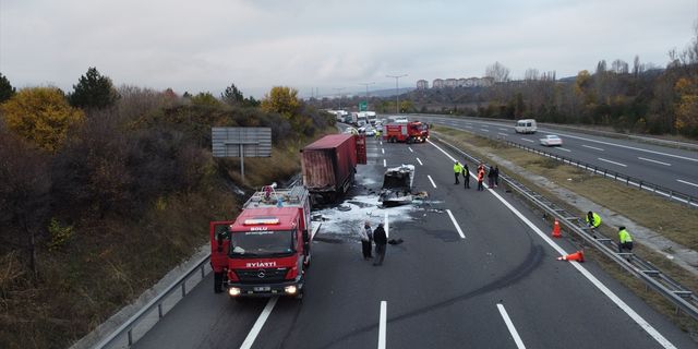 BOLU - Anadolu Otoyolu'nda 2 tırın karıştığı kaza ulaşımı aksattı