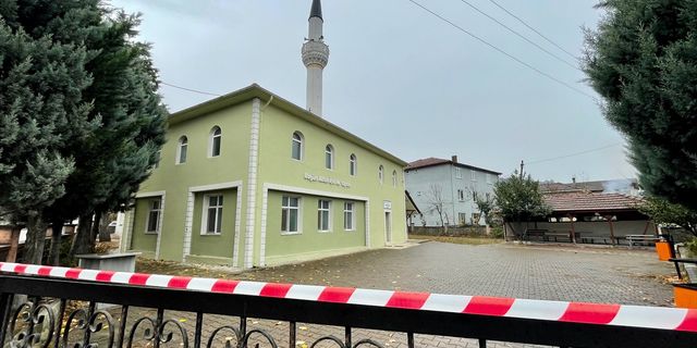DÜZCE - Depremden etkilenen vatandaşlara yemek ikramı