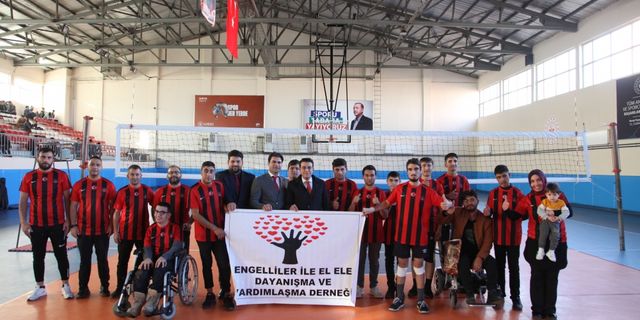 Ahlat'ta engellilere yönelik voleybol maçı düzenlendi