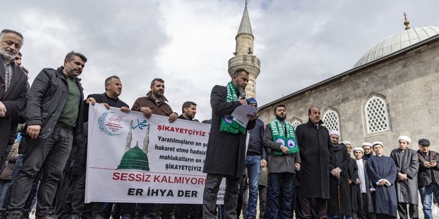 Erzurum'da Hz. Muhammed'e hakaret ettiği öne sürülen öğretim görevlisine tepki