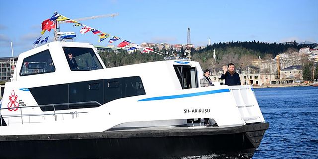 İSTANBUL - Haliç Tersanesi'nde üretilen elektrikli deniz taksiler suya indirildi