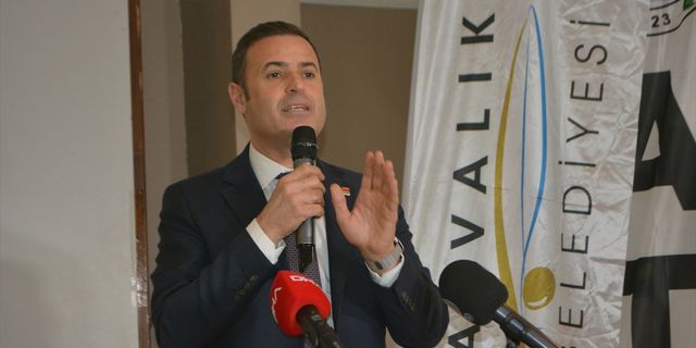 BALIKESİR - CHP Genel Başkan Yardımcısı Ahmet Akın, Ayvalık Vizyonu Çalıştayı'na katıldı