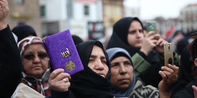 KONYA - İsveç'te Kur'an-ı Kerim yakılması Konya'da protesto edildi