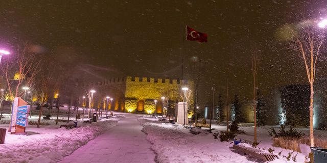 Erzurum'da kar etkili oluyor