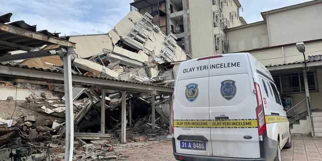 ARDAHAN - Doğu Anadolu'da, depremzedelere kan bağışı için Kızılay'da yoğunluk oluştu