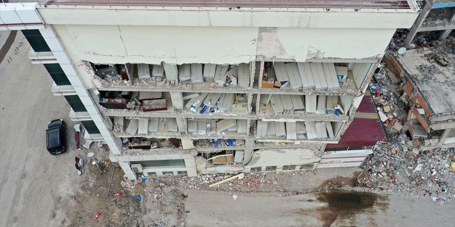 KAHRAMANMARAŞ - Yıkılmayı bekleyen binalar dron ile görüntülendi