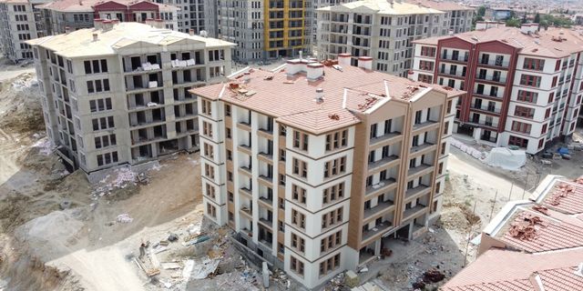 Malatya'da kentsel dönüşümle inşa edilen konutların fazlası depremzedelere verilecek
